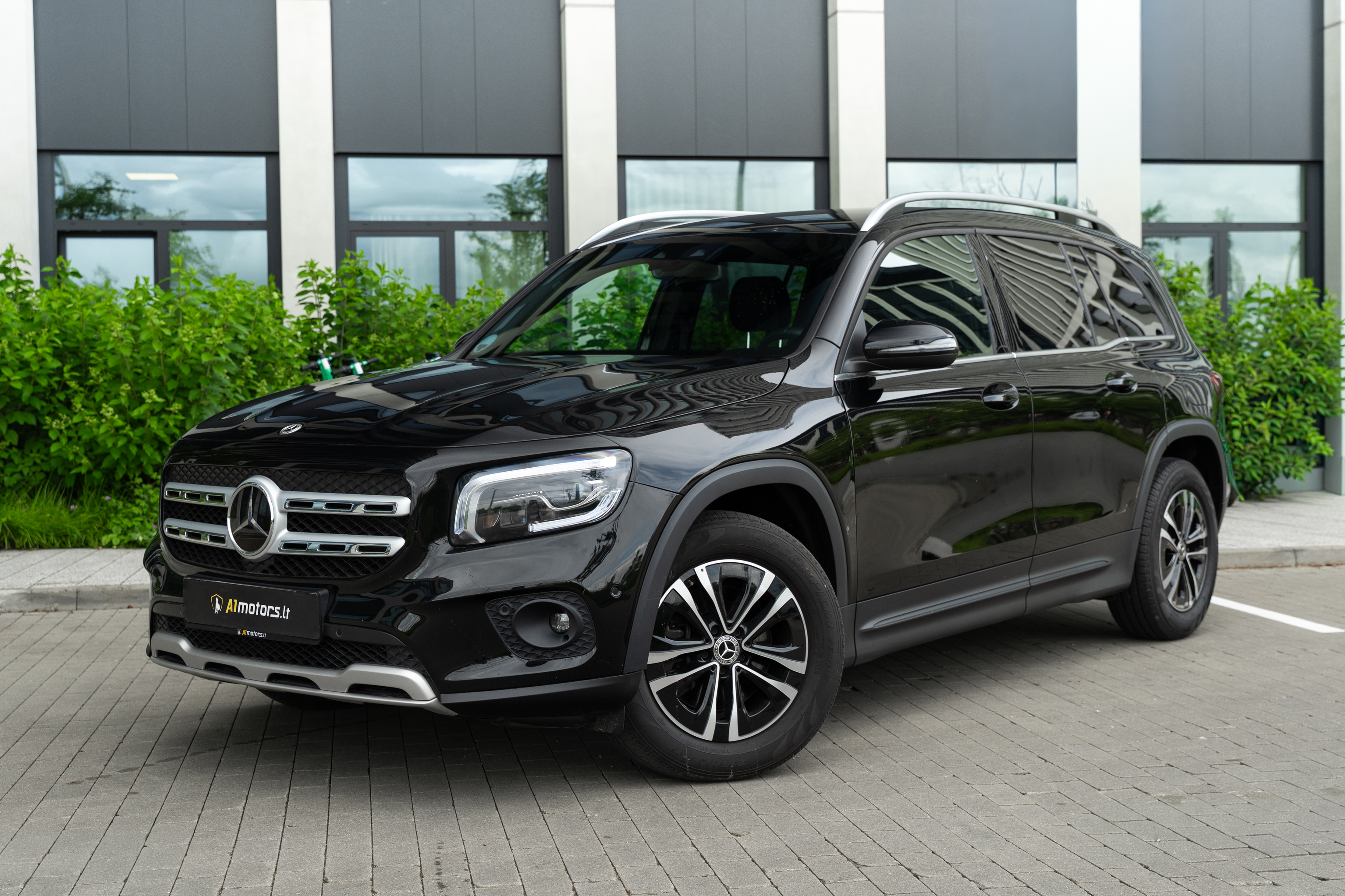 Mercedes-Benz GLB200