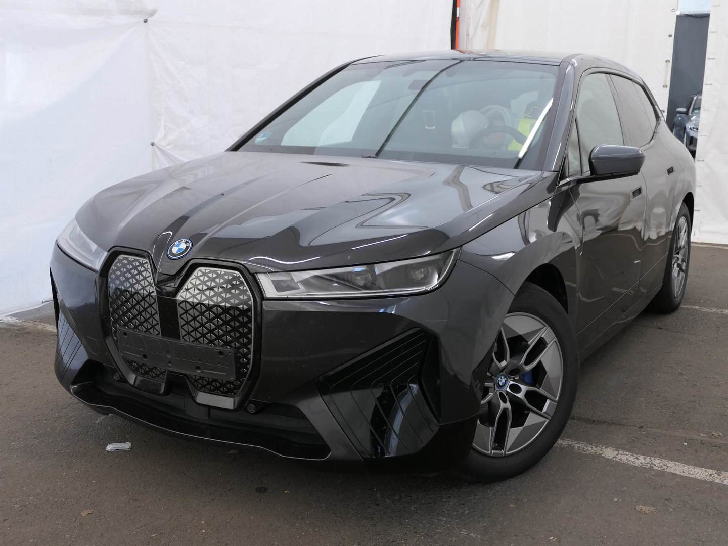 BMW iX